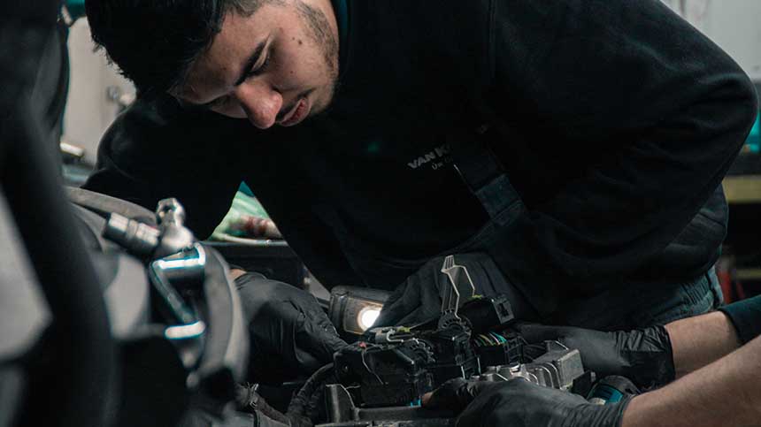 Skills crisis is to worsen for small businesses, think tank warns